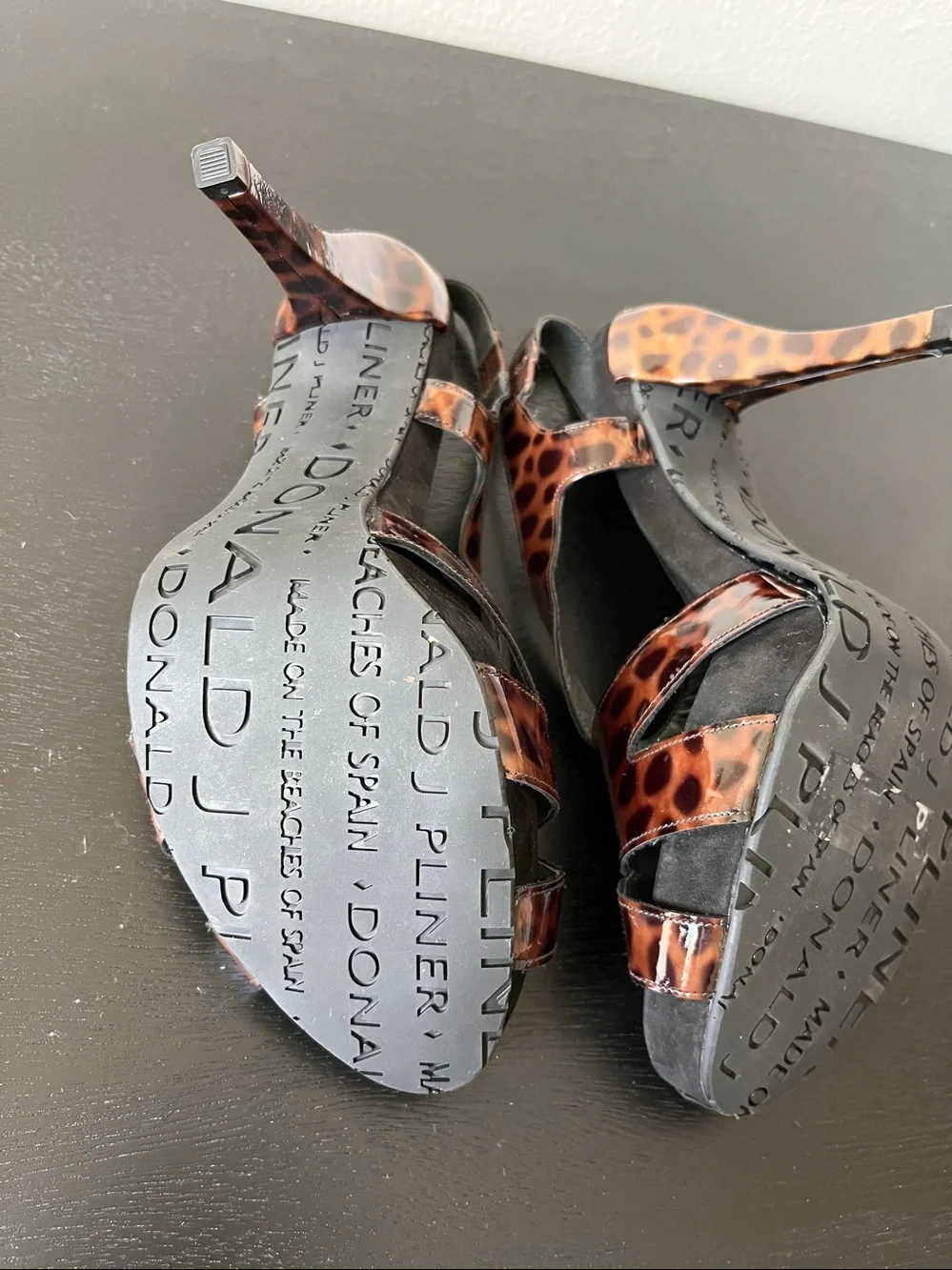 Donald J. Pliner Leopard-Print Patent Slingback Heels - Brown/Black sz 8